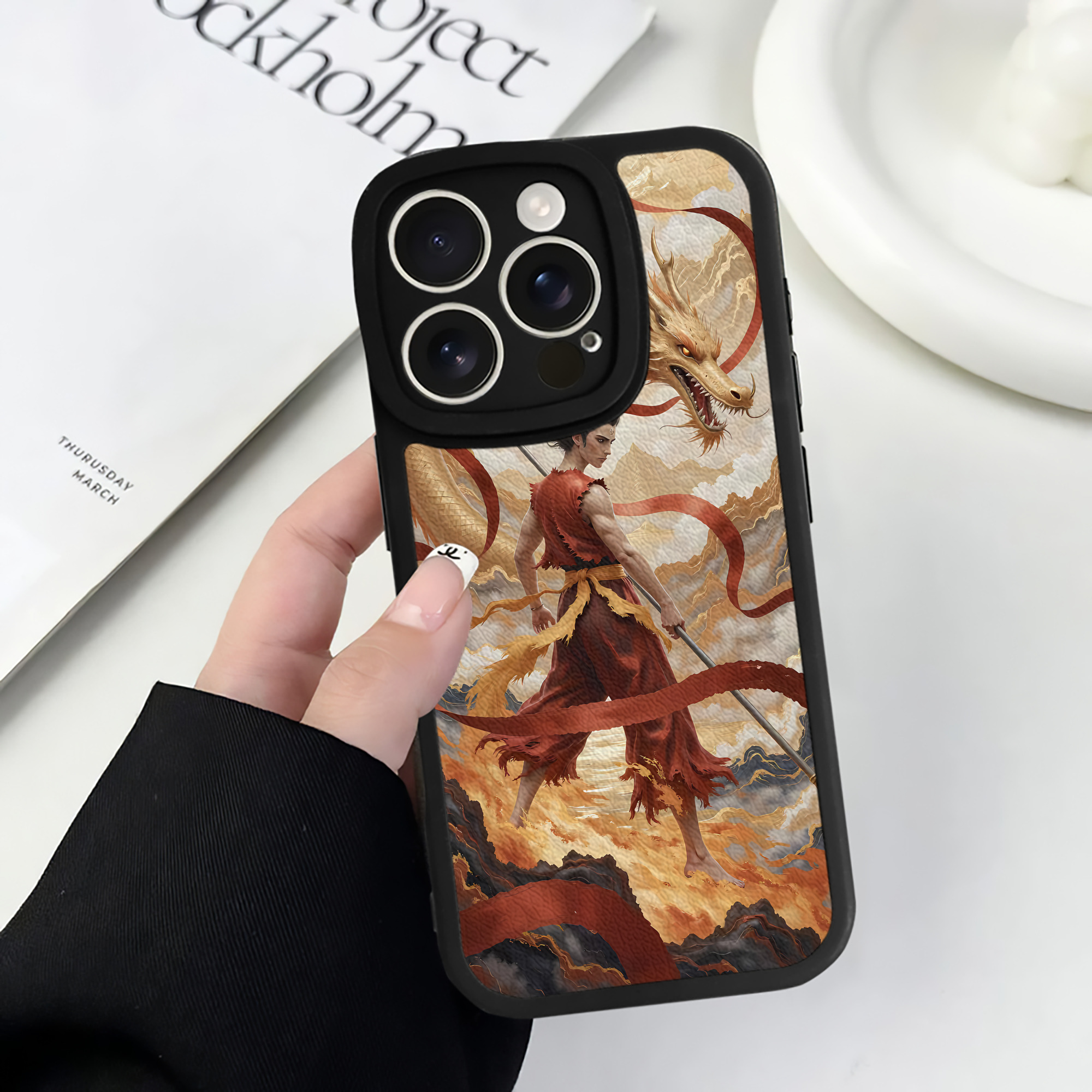（画像用） Ne Zha 2 ナタ 魔童の大暴れ 【iPhone 16シリーズ対応】シリコンスマホケース（レザー調） 材質：シリコン